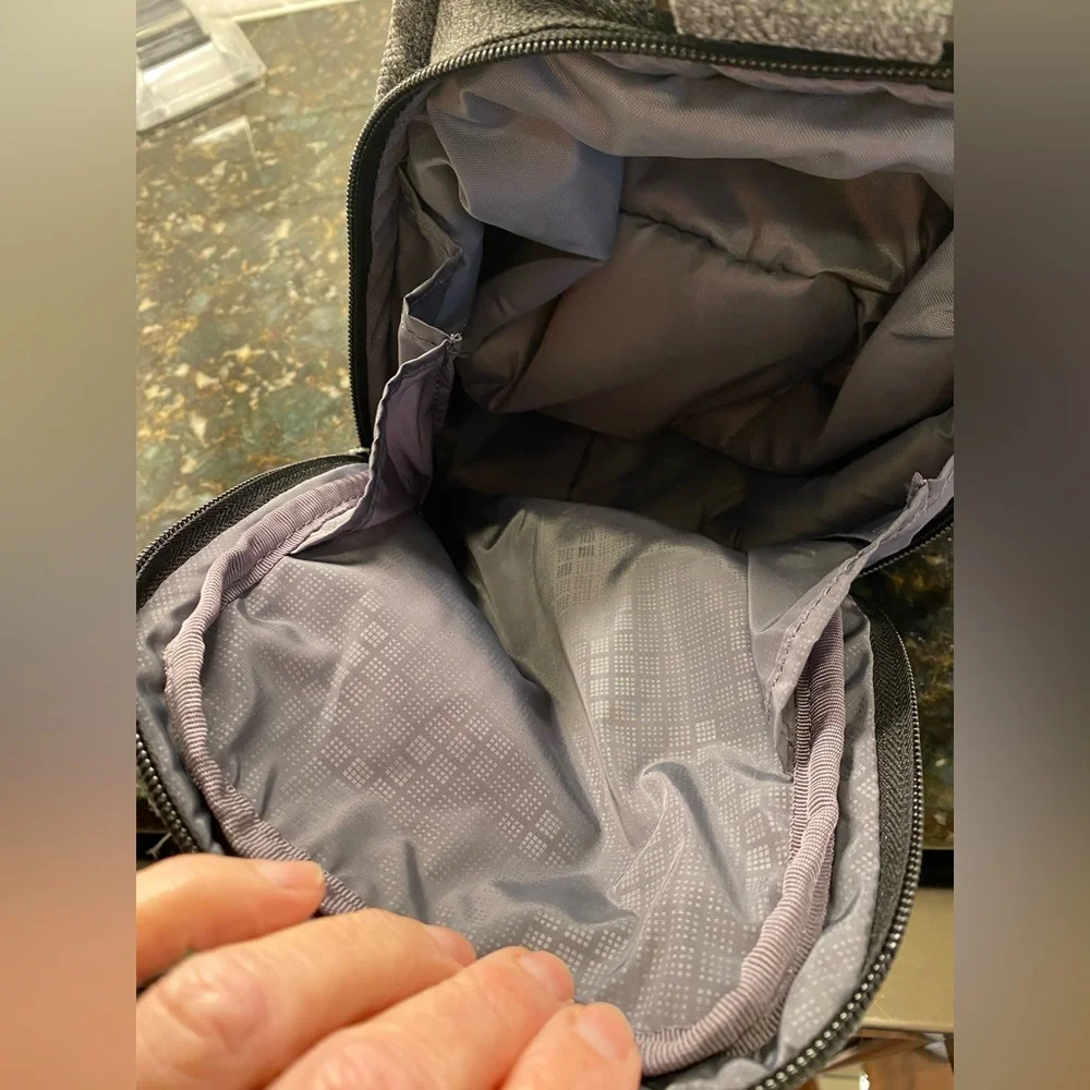 Ju-Ju-Be lightweight gray pump bag, bag fits most standard pumps.